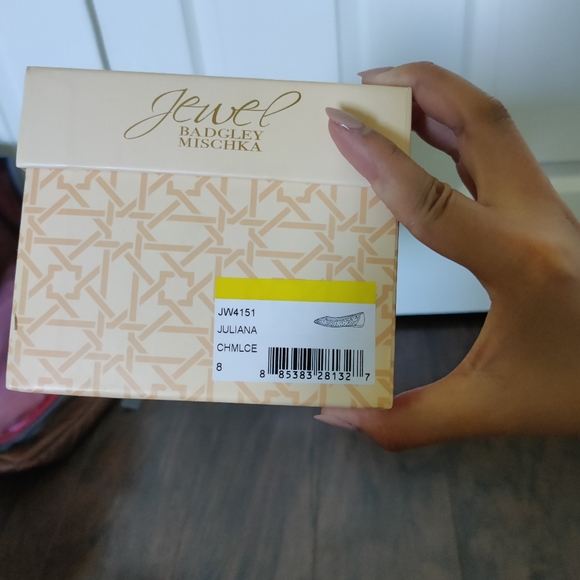 Jewel Badgley Mischka Julianna Flat - Champagne - Picture 8 of 8
